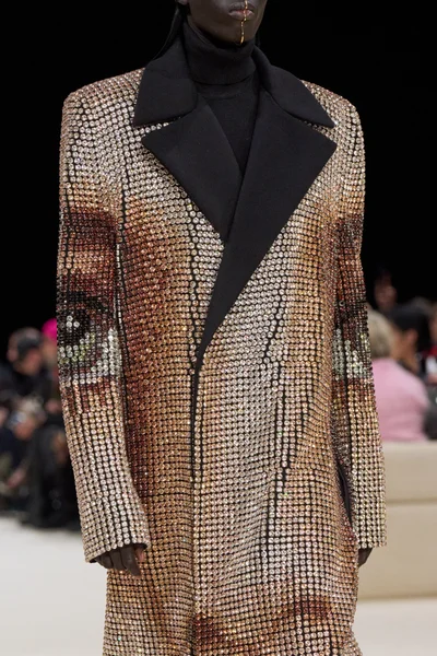 Look 2